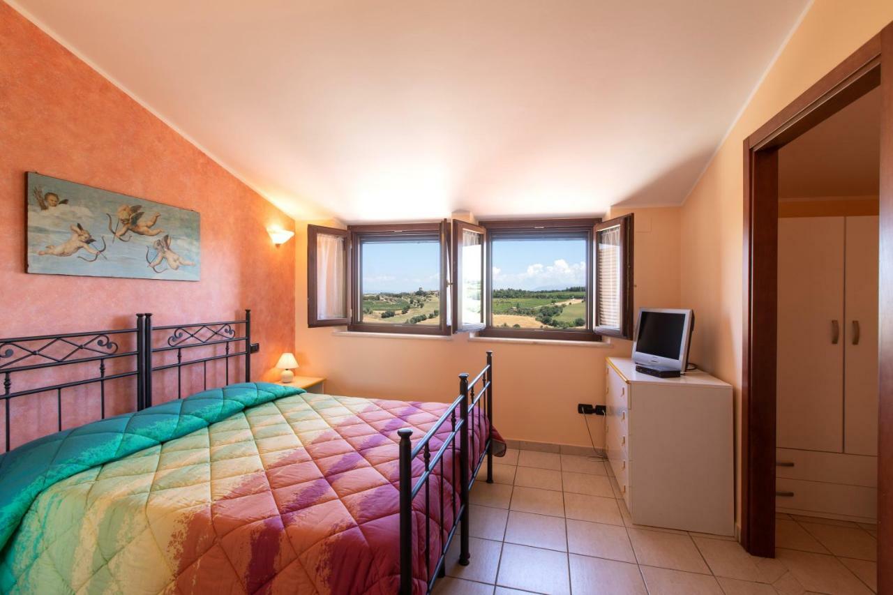 B&B La Casa Fra Gli Olivi Marsciano Eksteriør bilde